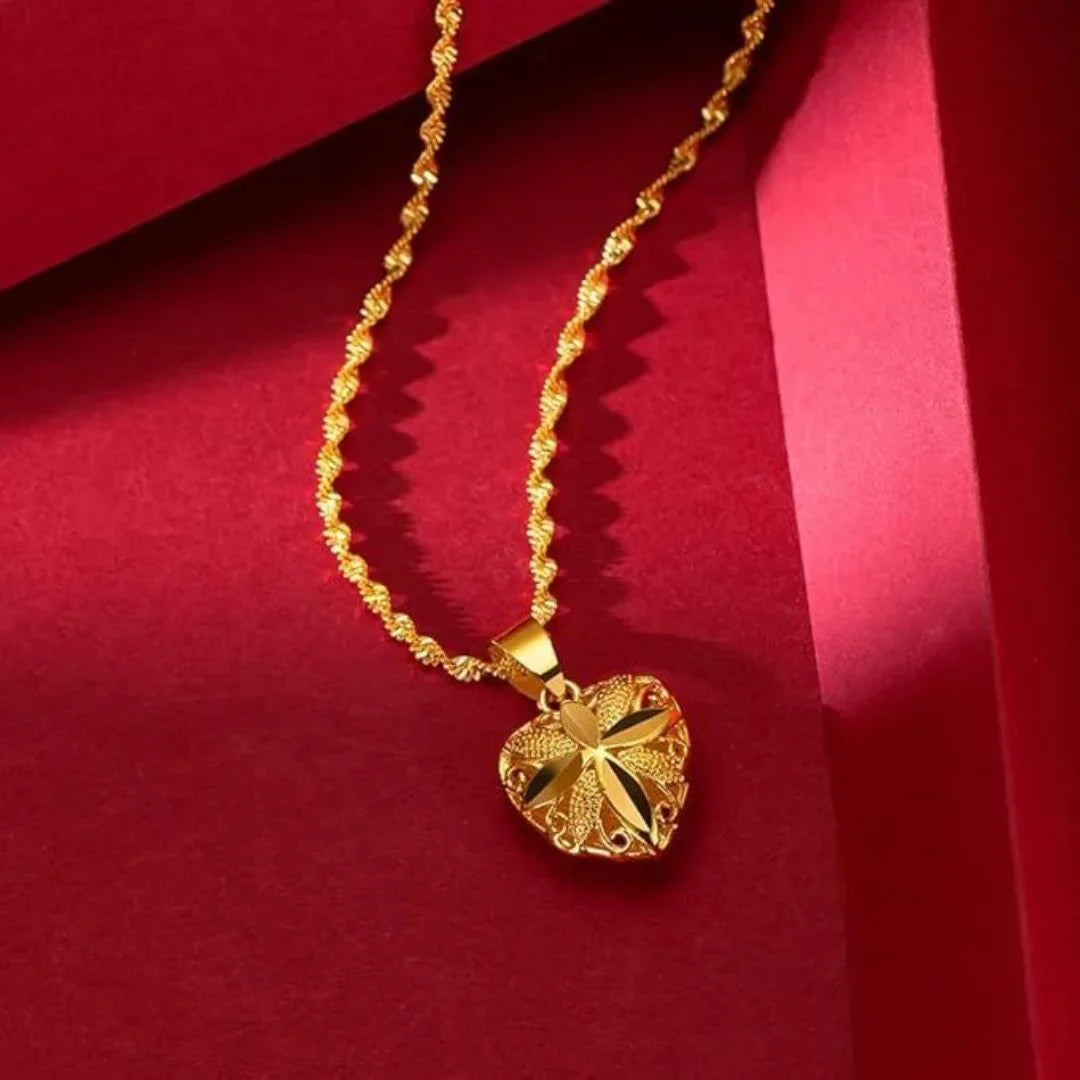 Gold Heart Necklace for Women – Elegant Love Pendant Jewelry